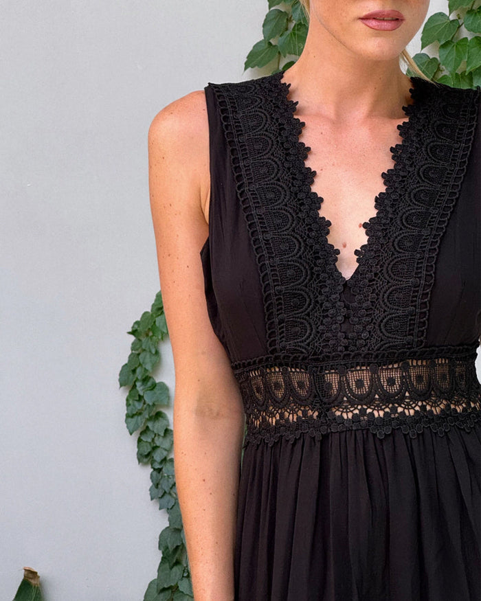 Charlotte - Vestido de renda artesanal com decote em V