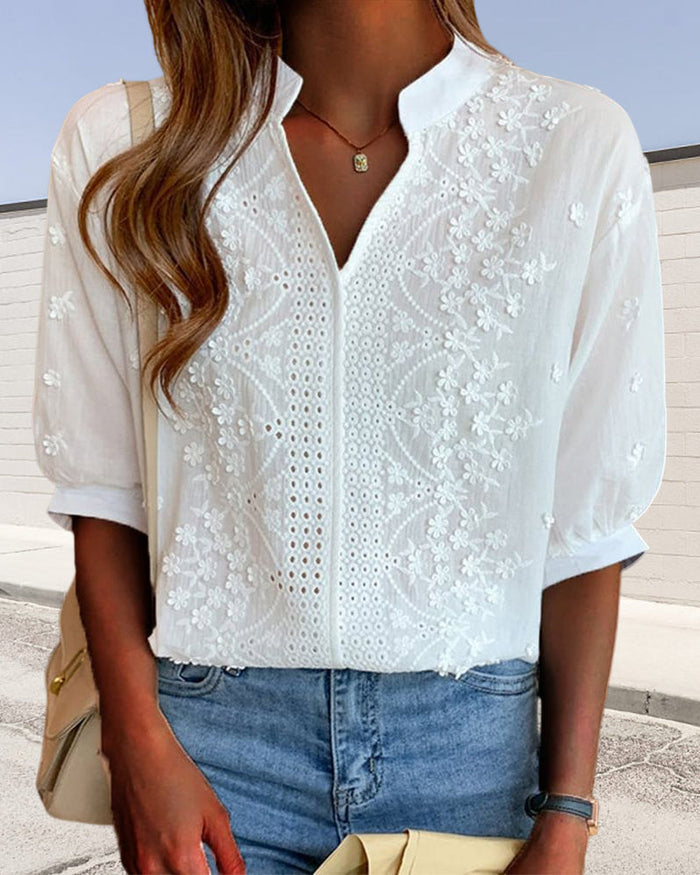 Cambria – Blusa Cambria com gola cortada e bordado para Mulher