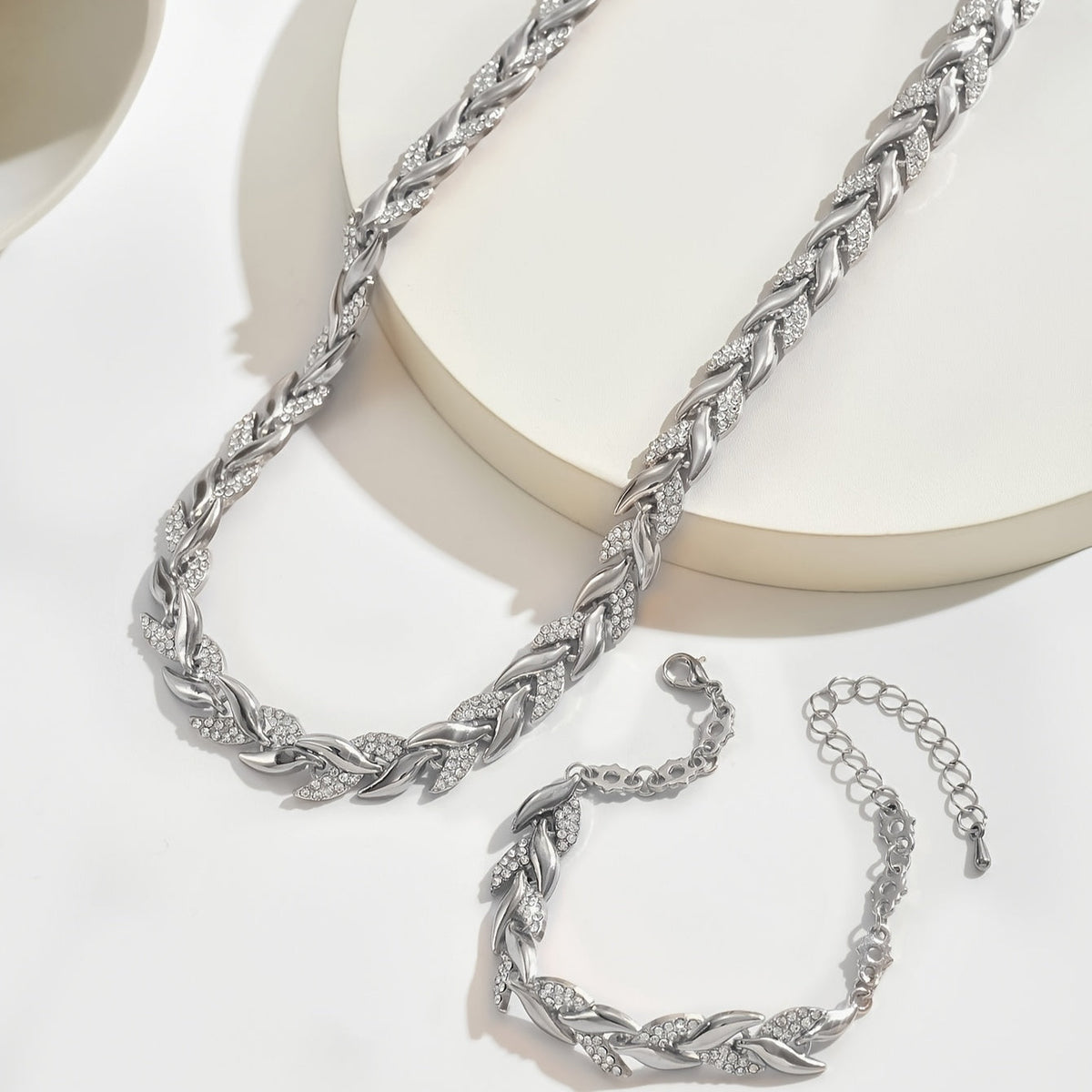 Maria D´ouro | Conjunto de Colar e Pulseira em Forma de Cauda de Peixe Feito à Mão