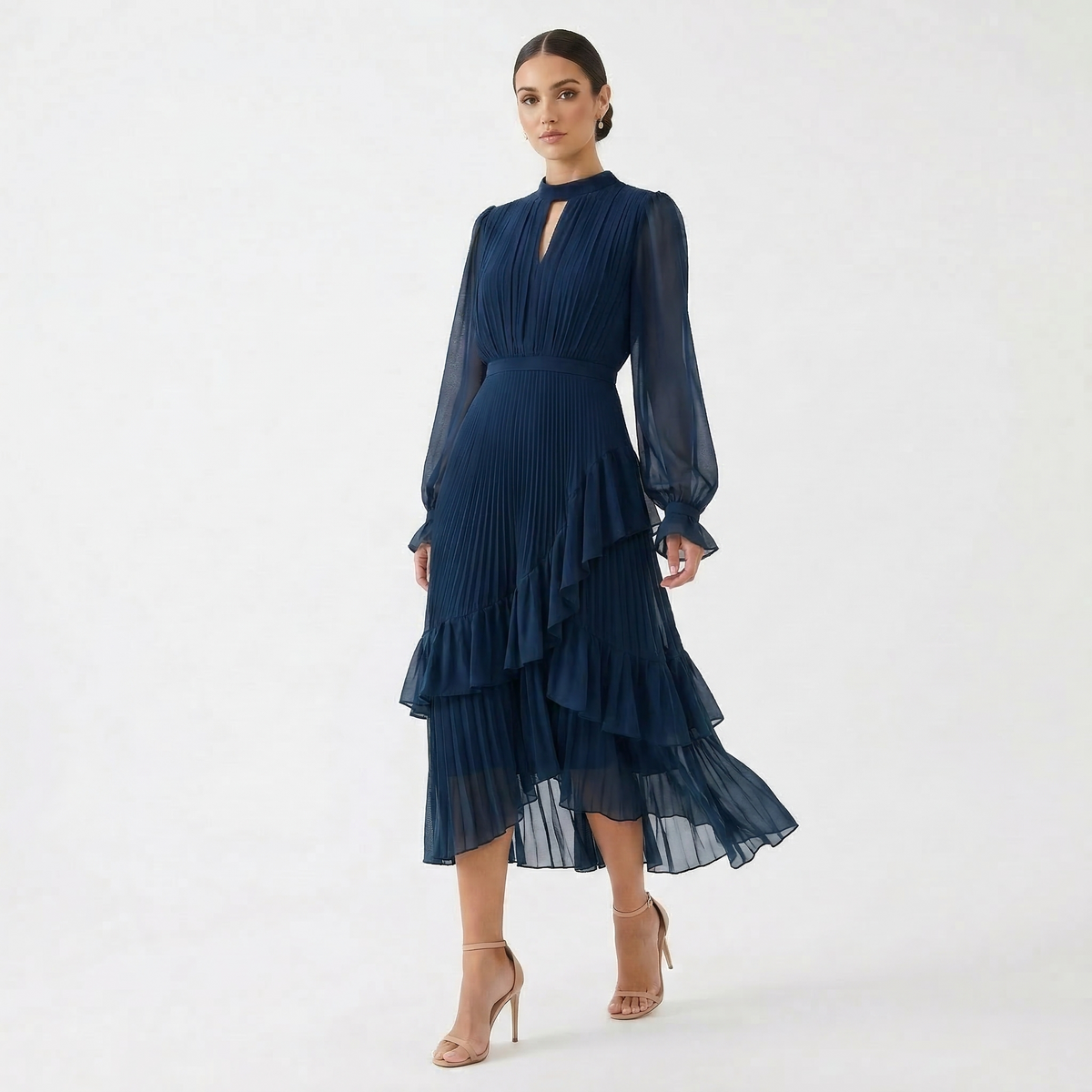 Rosana | Vestido Plissado com Mangas Fluídas e Folhos Assimétricos