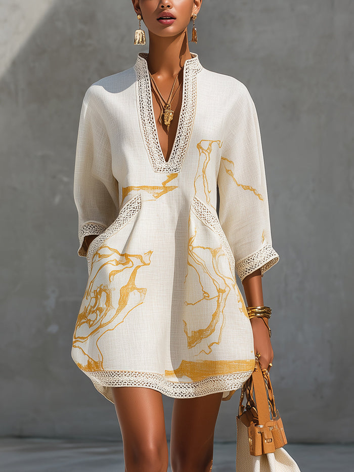 Aliénor | Vestido Mini de Renda de Croché Marfim com Motivos Dourados e Decote em V para Mulher