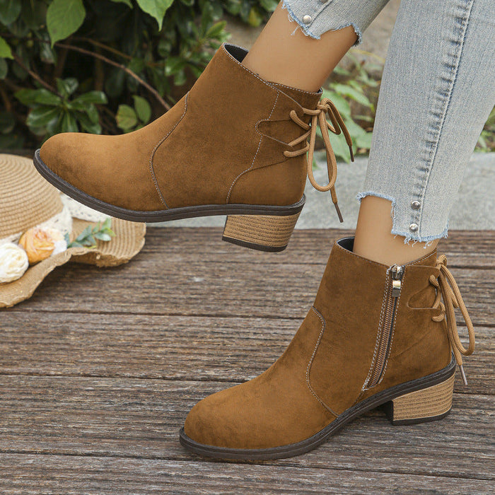 Lolanda | Botas Clássicas de Cano Curto com Salto Largo